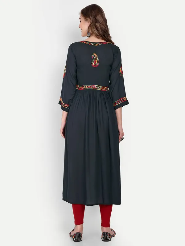 Magical_Black_Lucknow_Chikankari_Hand_Embroidered_Anarkali_Kurta_Cotton