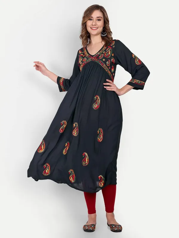 Magical_Black_Lucknow_Chikankari_Hand_Embroidered_Anarkali_Kurta_Cotton