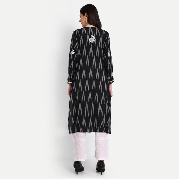 Indiankala4u_Lucknow_Chikankari_Hand_Embroidered_Kurta_Ikat_Cotton