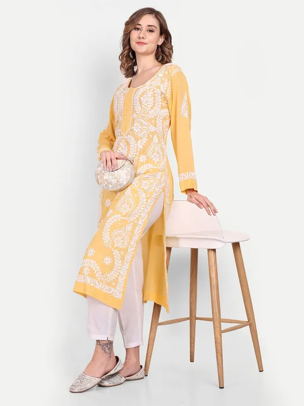 Sunshine_Lucknow_Chikankari_Hand_Embroidered_Kurta_Cotton