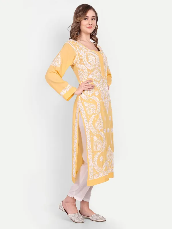 Sunshine_Lucknow_Chikankari_Hand_Embroidered_Kurta_Cotton