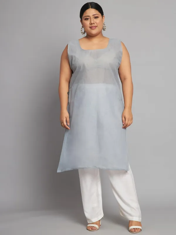 Grey_Lucknow_Chikankari_Hand_Embroidered_Plus_Size_Long_Kurti_With_Matching_Inner_Georgette
