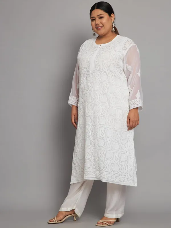 Pristine_White_Lucknow_Chikankari_Hand_Embroidered_Plus_Size_Long_Kurti_With_Matching_Inner_Georgette