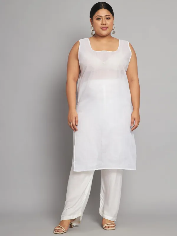 Pristine_White_Lucknow_Chikankari_Hand_Embroidered_Plus_Size_Long_Kurti_With_Matching_Inner_Georgette