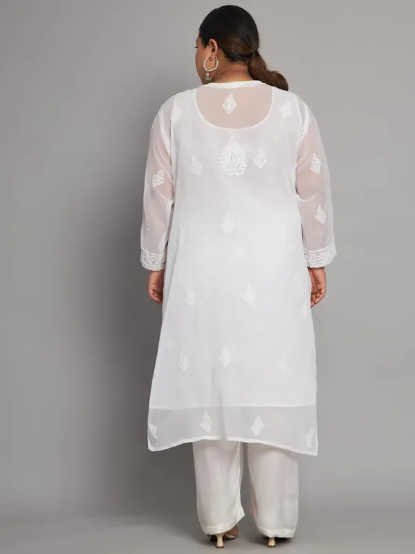 Pristine_White_Lucknow_Chikankari_Hand_Embroidered_Plus_Size_Long_Kurti_With_Matching_Inner_Georgette