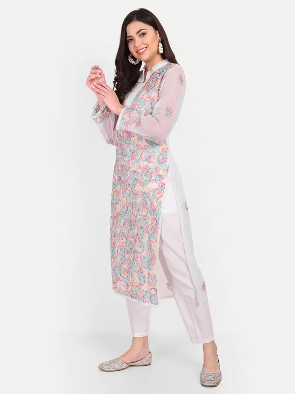 Pristine_White_Lucknow_Chikankari_Resham_Thread_Hand_Embroidered_Long_Kurta_Georgette