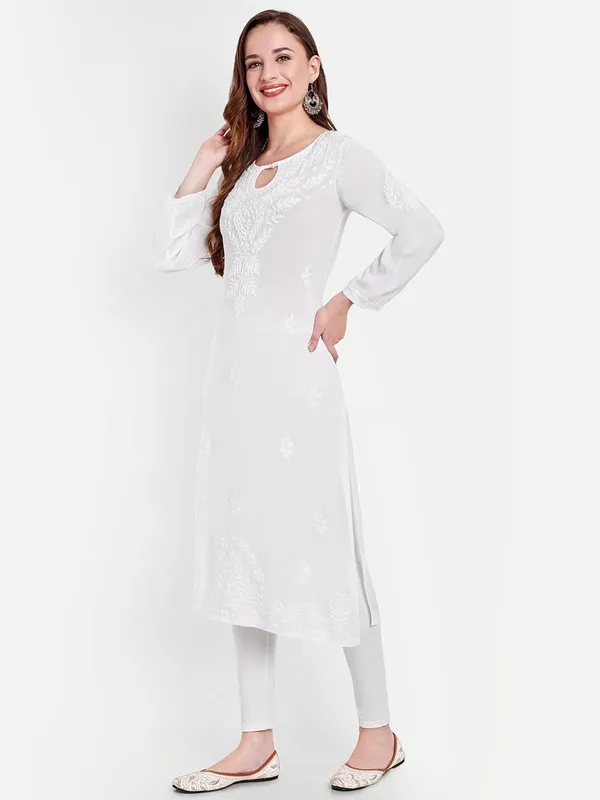 Pristine_White_Lucknow_Chikankari_Hand_Embroidered_Kurta_Women_Cotton