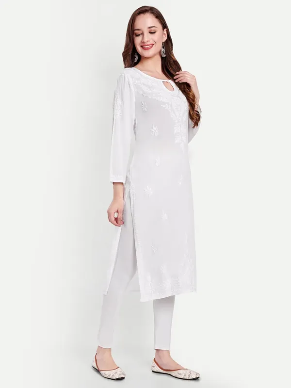Pristine_White_Lucknow_Chikankari_Hand_Embroidered_Kurta_Women_Cotton