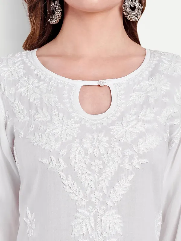Pristine_White_Lucknow_Chikankari_Hand_Embroidered_Kurta_Women_Cotton