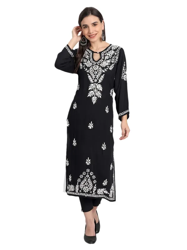 Pristine_White_Lucknow_Chikankari_Hand_Embroidered_Kurta_Cotton