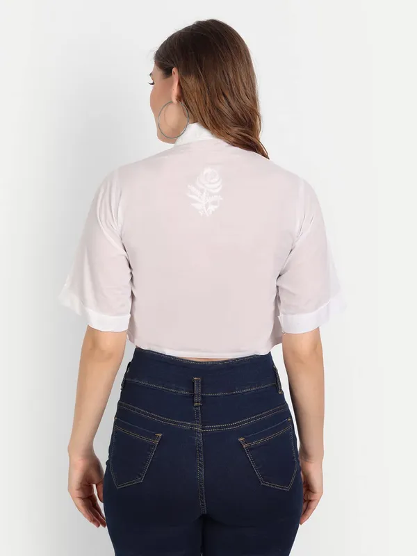 Pristine_White_Lucknow_Chikankari_Hand_Embroidered_Crop_Top_Cotton