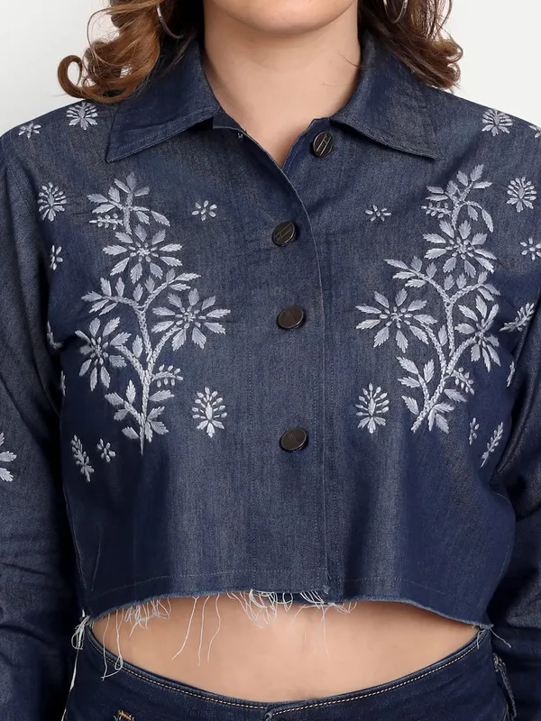 Indigo_Lucknow_Chikankari_Hand_Embroidered_Crop_Top_Denim_Jacket