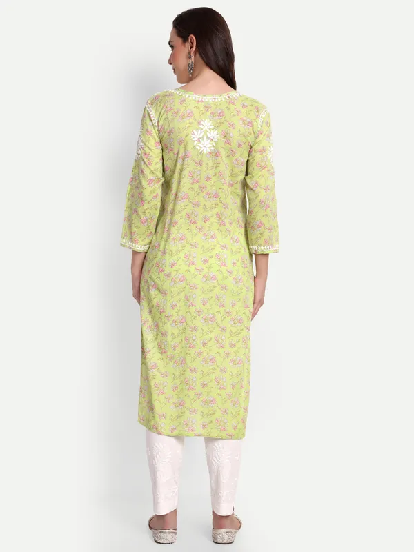 Indiankala4u_Lucknow_Chikankari_Hand_Embroidered_kurta___MulMul_Cotton