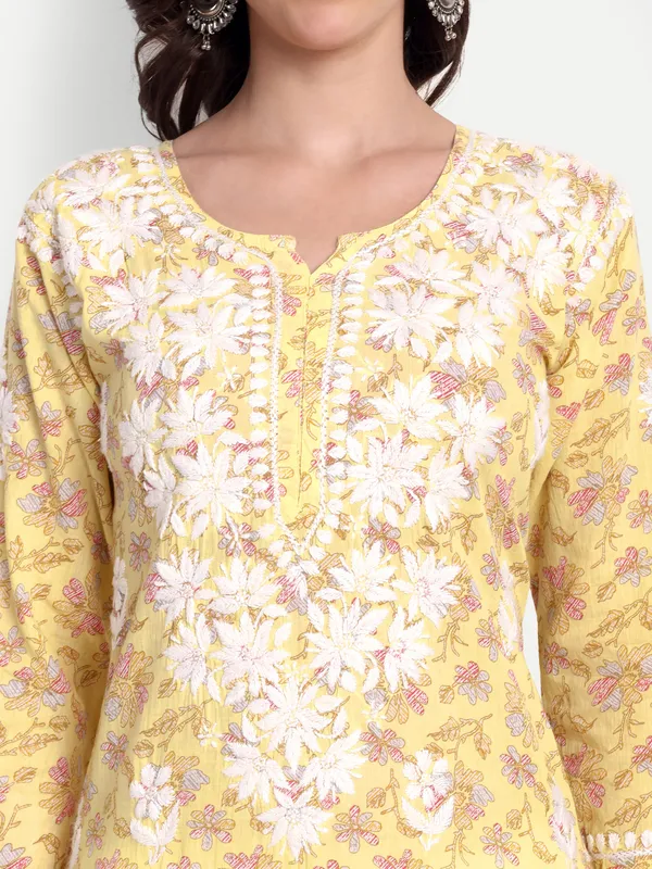 Indiankala4u_Lucknow_Chikankari_Hand_Embroidered_kurta___MulMul_Cotton