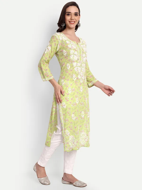 Indiankala4u_Lucknow_Chikankari_Hand_Embroidered_kurta___MulMul_Cotton