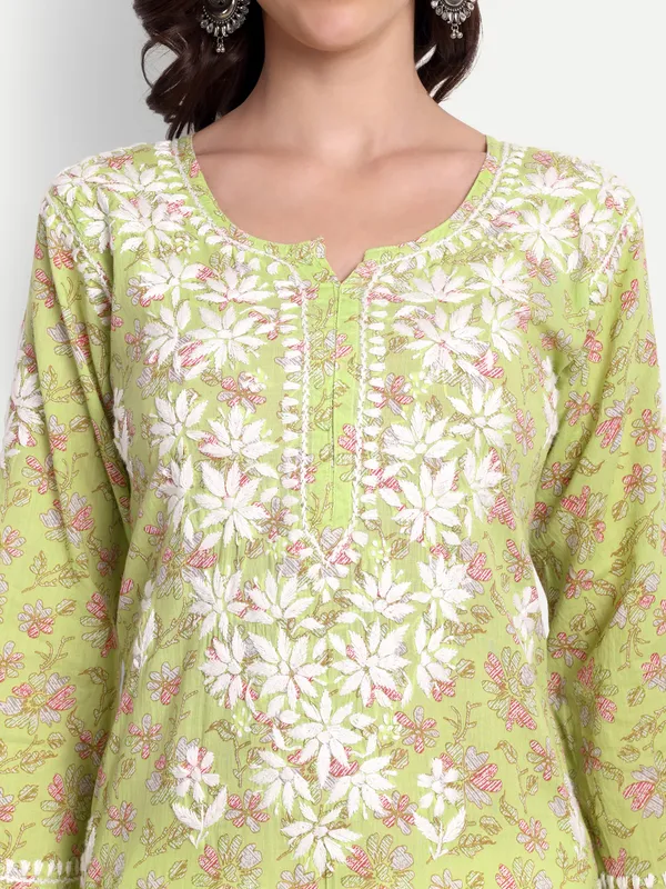 Indiankala4u_Lucknow_Chikankari_Hand_Embroidered_kurta___MulMul_Cotton