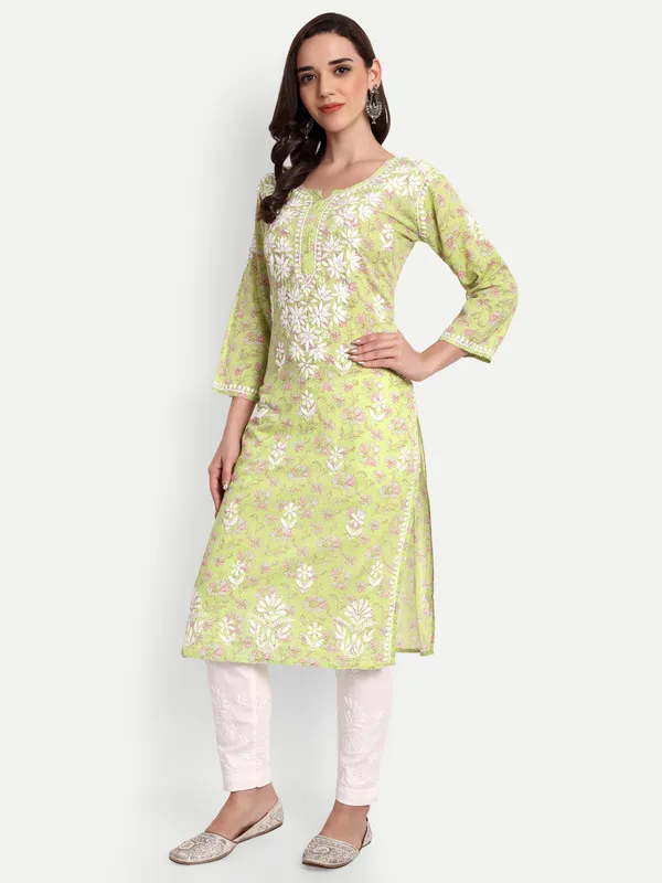 Indiankala4u_Lucknow_Chikankari_Hand_Embroidered_kurta___MulMul_Cotton
