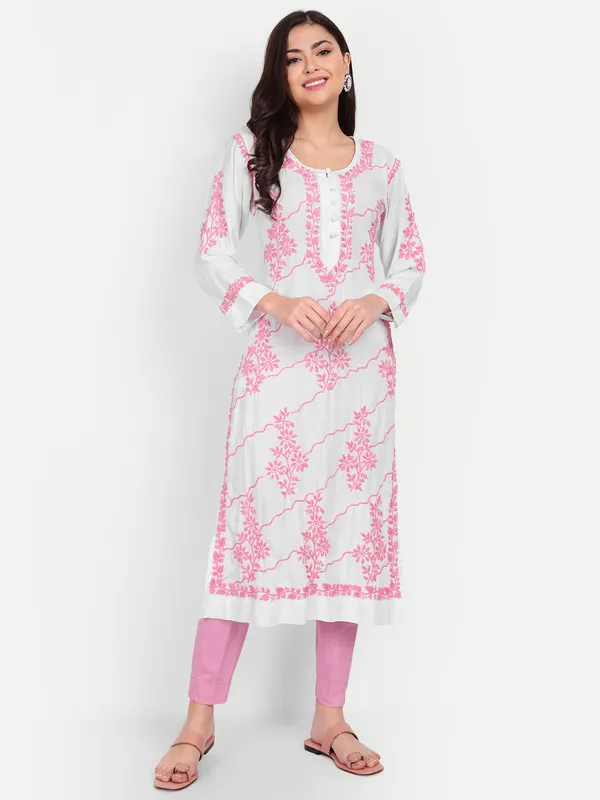Lucknow_Chikankari_Hand_Embroidered_kurta_Women_Modal_Cotton