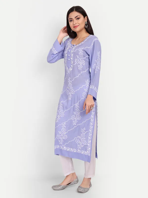 Lucknow_Chikankari_Hand_Embroidered_kurta_Women_Modal_Cotton