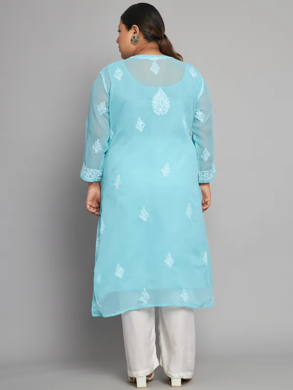 Lucknow_Chikankari_Hand_Embroidered_Plus_Size_Long_Kurti_With_Matching_Inner_Georgette