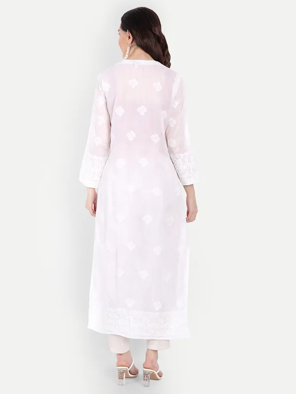 Pristine_White_Chikankari_All_Over_Hand_Embroidered_Applique_Work_Long_Kurti_Cotton