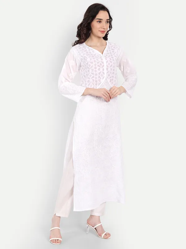 Pristine_White_Lucknowi_Chikankari_Hand_Embroidered_Applique_Work_Long_Kurti_Cotton