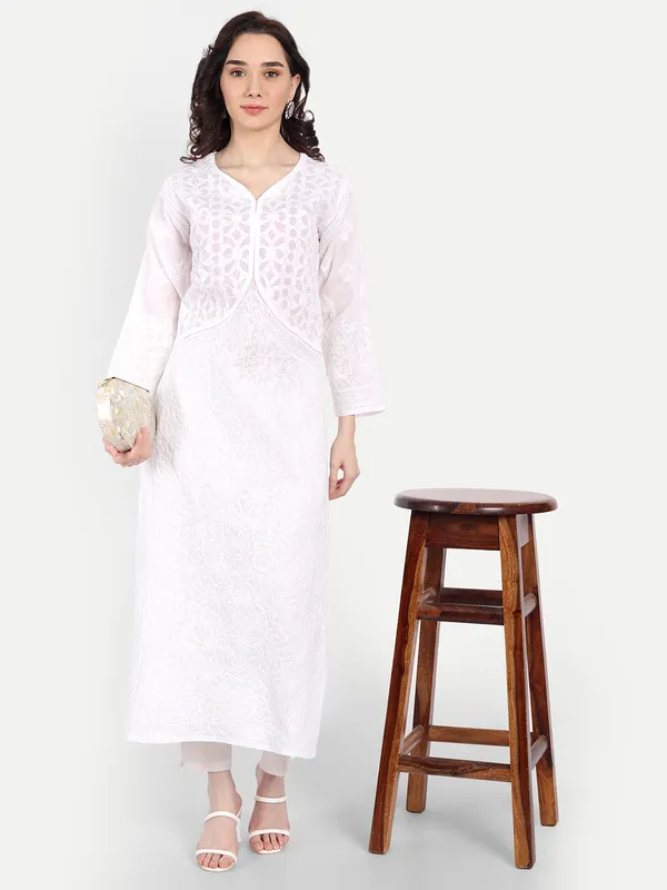 Pristine_White_Lucknowi_Chikankari_Hand_Embroidered_Applique_Work_Long_Kurti_Cotton