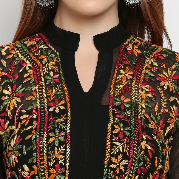 Charismatic_Black_Lucknow_Chikankari_Hand_Embroidered_Long_Kurti