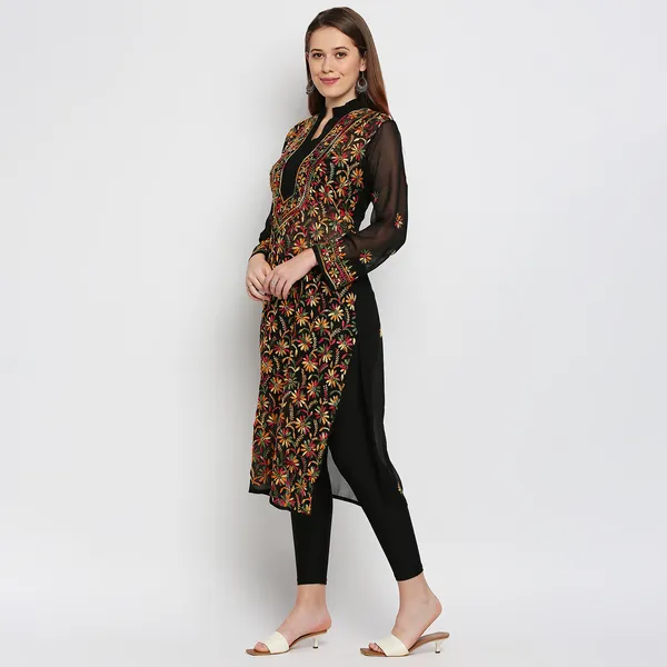 Charismatic_Black_Lucknow_Chikankari_Hand_Embroidered_Long_Kurti