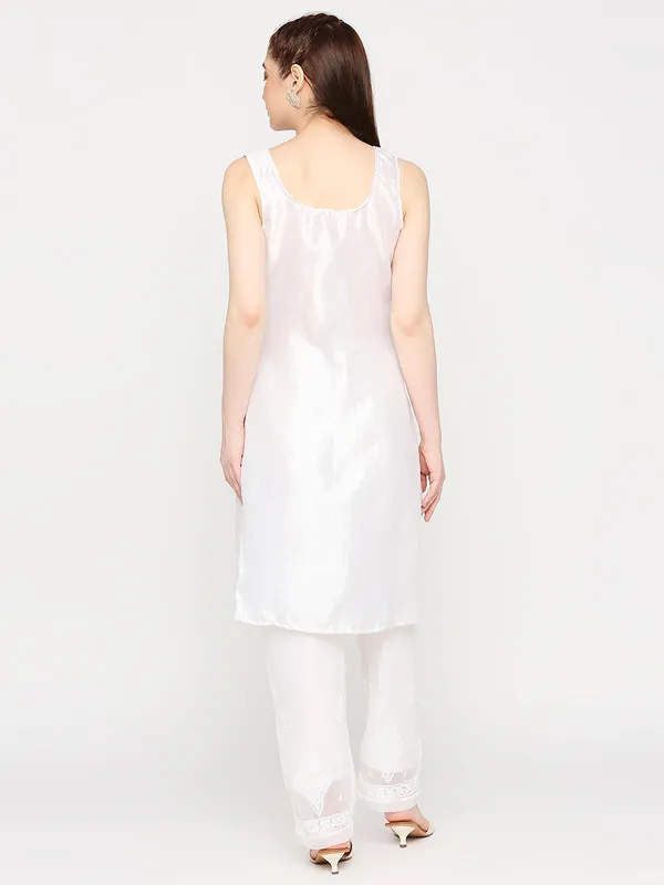 Pristine_White_Lucknowi_Chikankari_Hand_Embroidered_Long_Kurti_Palazzo_Set_With_Matching_Inner_Georgette