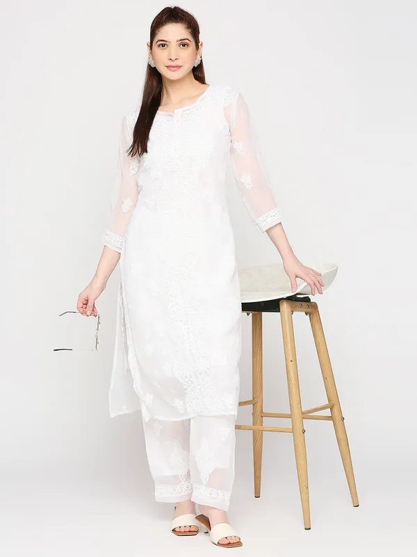 Pristine_White_Lucknowi_Chikankari_Hand_Embroidered_Long_Kurti_Palazzo_Set_With_Matching_Inner_Georgette