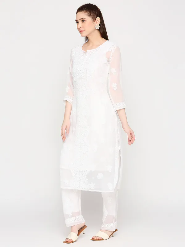 Pristine_White_Lucknowi_Chikankari_Hand_Embroidered_Long_Kurti_Palazzo_Set_With_Matching_Inner_Georgette