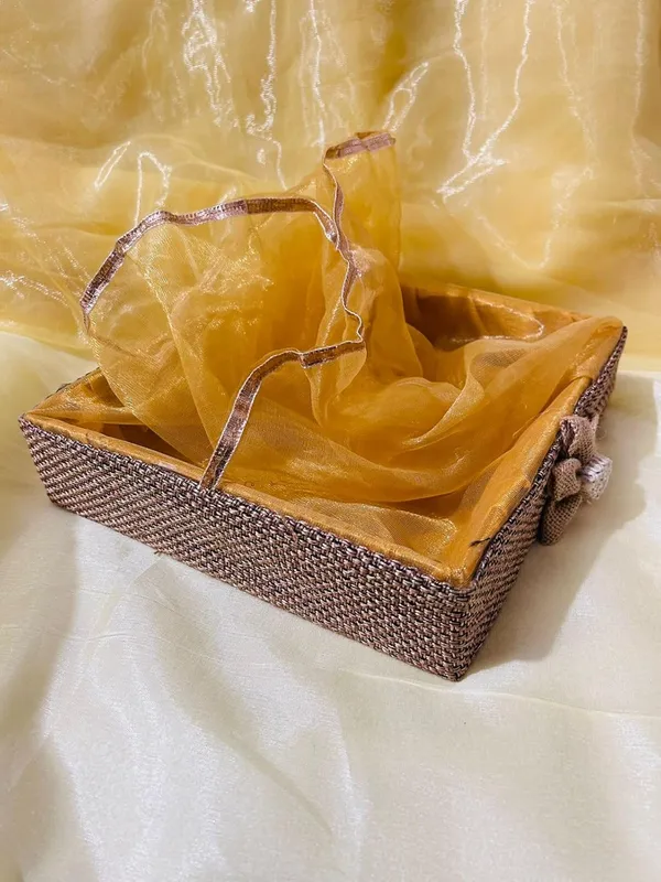 Jute_Gift_Hamper_Decorated_Net_Basket,_Decorated_Gift_Hamper_Basket_25X25X6_Cm