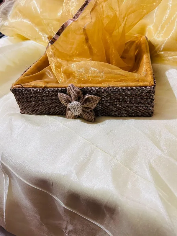 Jute_Gift_Hamper_Decorated_Net_Basket,_Decorated_Gift_Hamper_Basket_25X25X6_Cm
