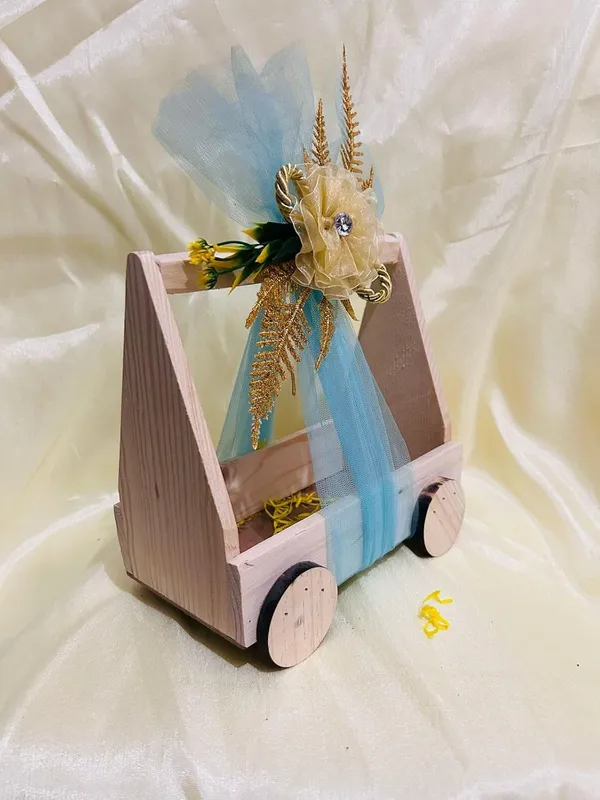 Pinewood_Gift_Basket_With_Handle_Ideal_For_Gift_Hampers,_Corporate_Gift_Box,_Wedding/Event_Decoration_With_Net_Decoration_Including_Flower_(1_Pc)_(Size-10.7_Cm_X_19.6Cm_X_17.78Cm)