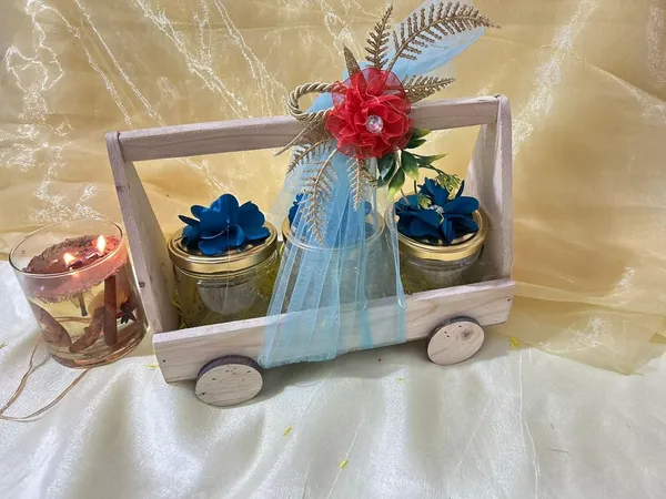 Pack_Of_5_Sets_Decorated_3_Jar_Pinewood_Hamper_Basket,_Gift_Packaging_Basket_and_Net_Decoration_(WITHOUT_JARS)__10x29x18_CM