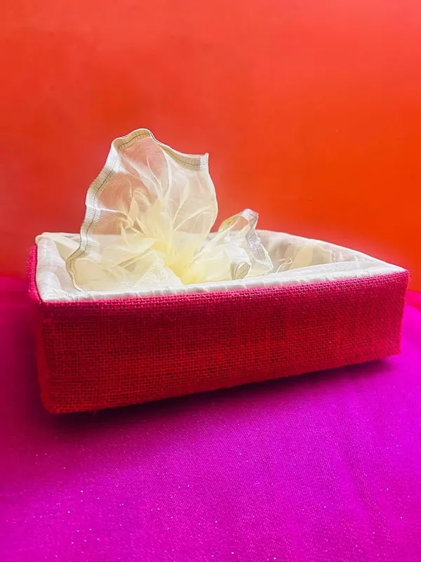 Eco-Friendly_Jute_Gift_Hamper_Basket_Tray_Handcrafted_Corporate_Gift_Box_Wedding/Event_Including_With_Net_Decoration_Natural_Jute_Red_(Size-25X25X7.6)