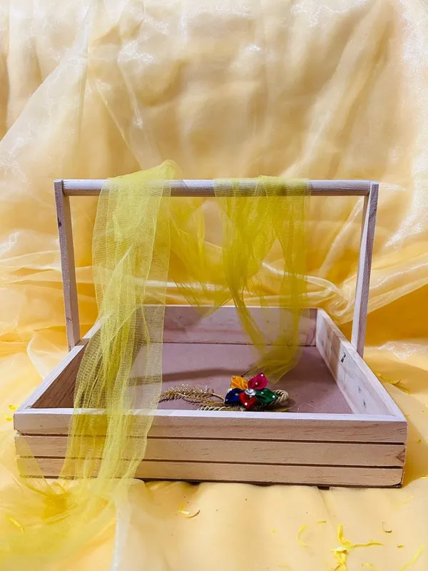 Pinewood_Gift_Packaging_Basket_With_Handle_(12X12X2.25")_30x30x6_CM