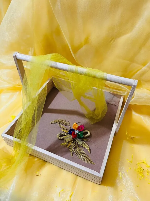 Pinewood_Gift_Packaging_Basket_With_Handle_(12X12X2.25")_30x30x6_CM