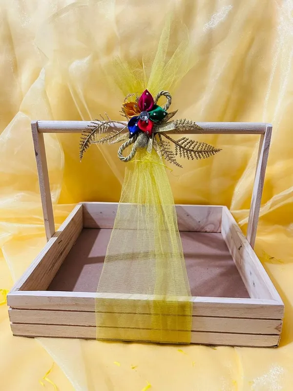 Pinewood_Gift_Packaging_Basket_With_Handle_(12X12X2.25")_30x30x6_CM