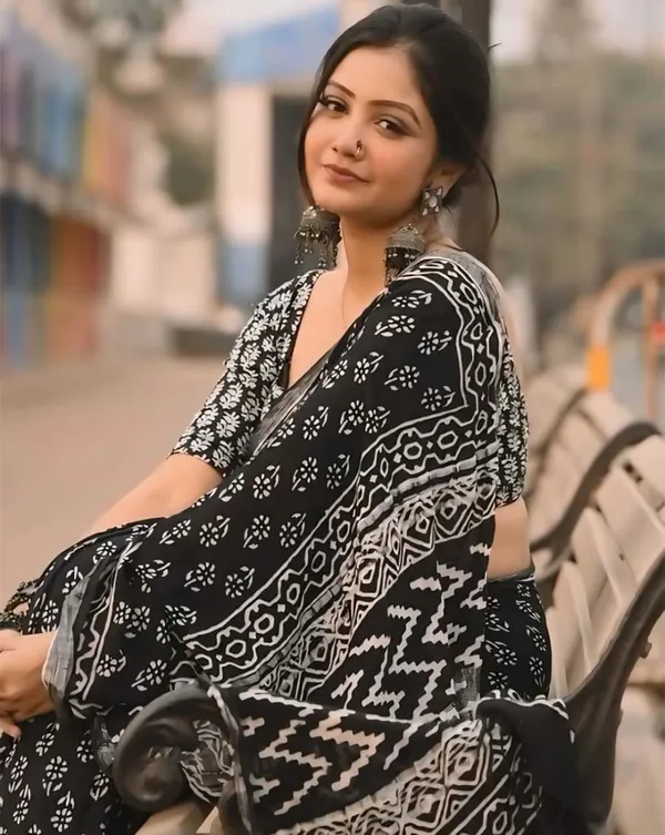Black_Color_1-Minute_Ready_To_Wear_Georgette_Saree_With_Blouse_Piece