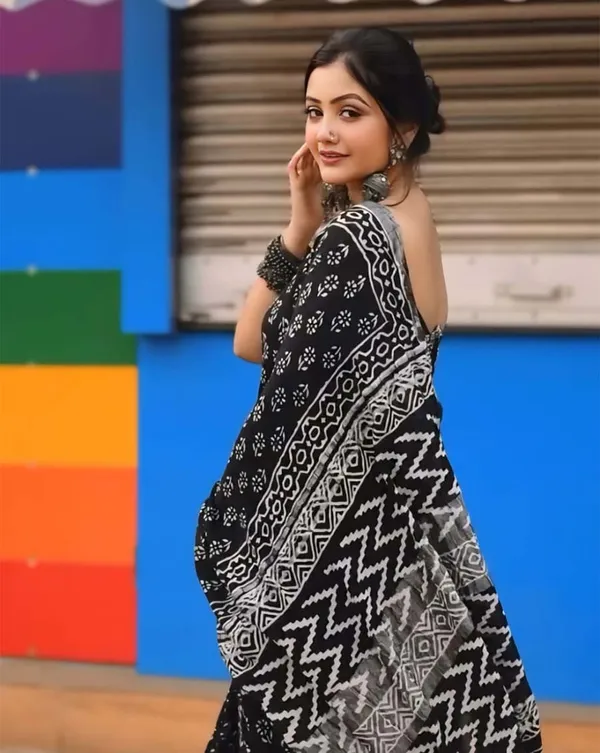 Black_Color_1-Minute_Ready_To_Wear_Georgette_Saree_With_Blouse_Piece