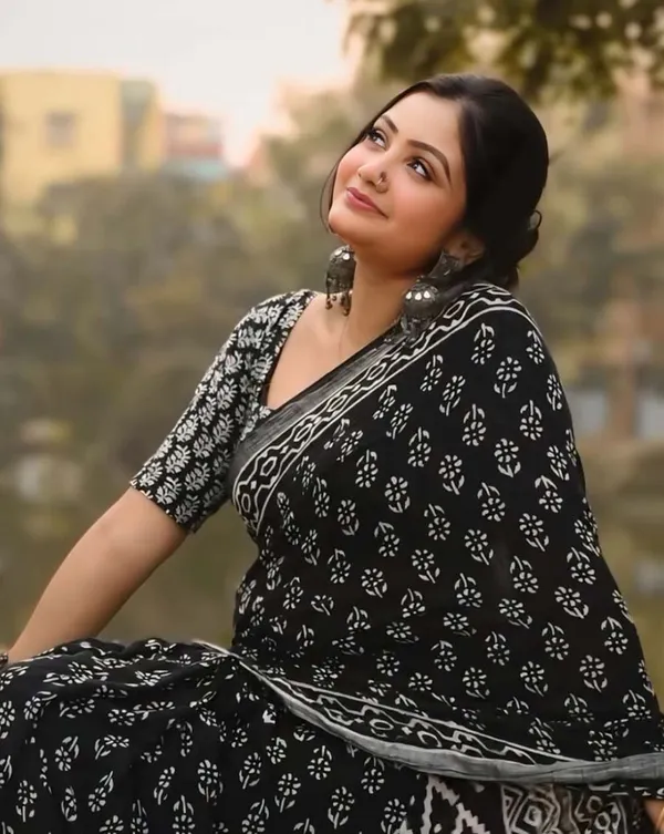 Black_Color_1-Minute_Ready_To_Wear_Georgette_Saree_With_Blouse_Piece