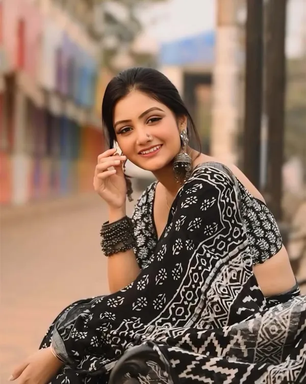 Black_Color_1-Minute_Ready_To_Wear_Georgette_Saree_With_Blouse_Piece