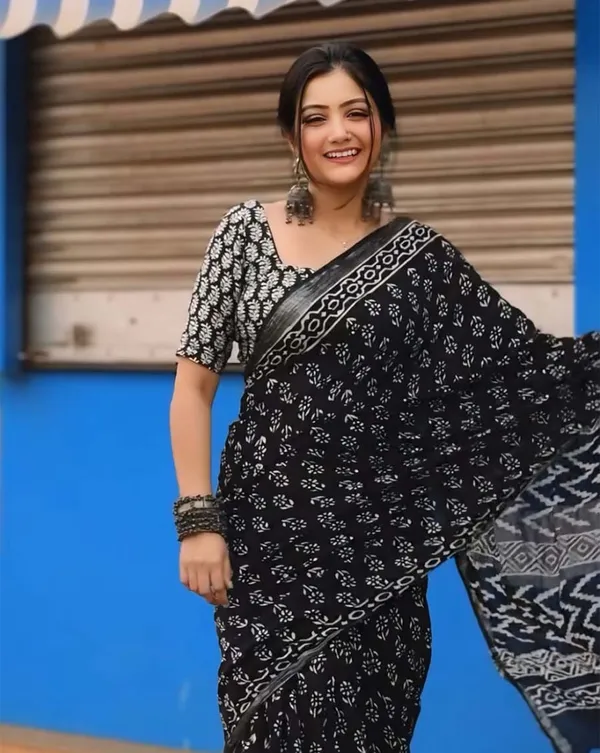 Black_Color_1-Minute_Ready_To_Wear_Georgette_Saree_With_Blouse_Piece