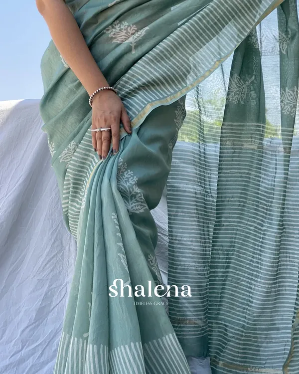 Green_Color_1_-_Minute_Ready_to_Wear_Mulmul_Cotton_Saree_with_Blouse_Piece