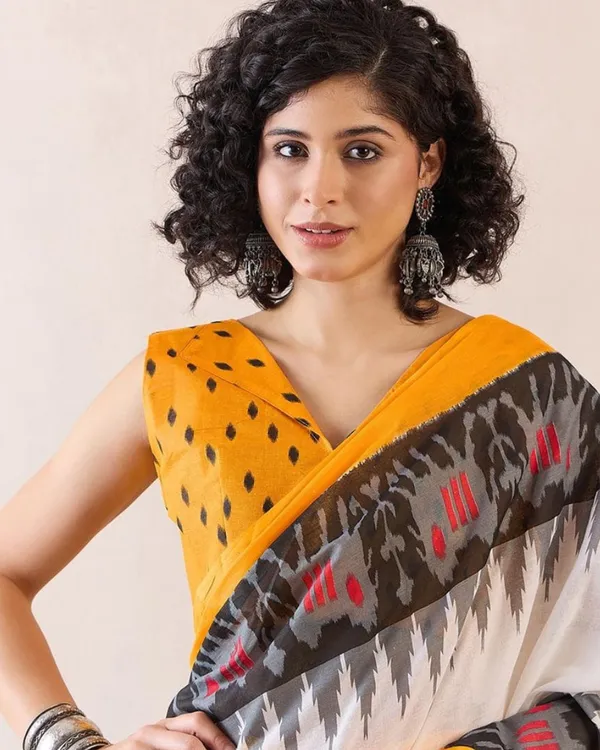 White_And_Yellow_Color_Mulmul_Cotton_1_-_Minute_Ready_to_Wear_Saree_with_Pocket_and_Blouse_Piece