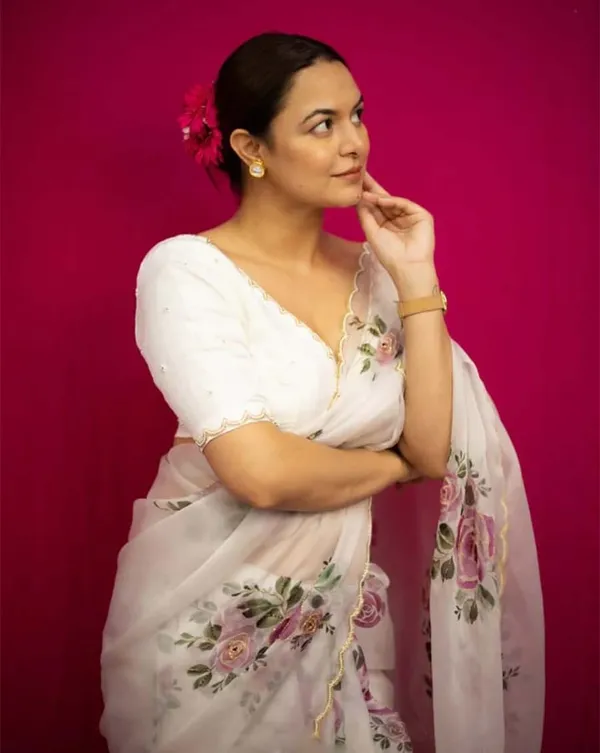 White_Color_1-Minute_Ready_To_Wear_Organza_Silk_Saree_with_Moti_Embroidery_Work_&_Stitched_Blouse