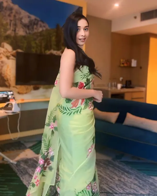 Light_Green_Color_1-Minute_Ready_To_Wear_Georgette_Saree_With_Blouse_Piece