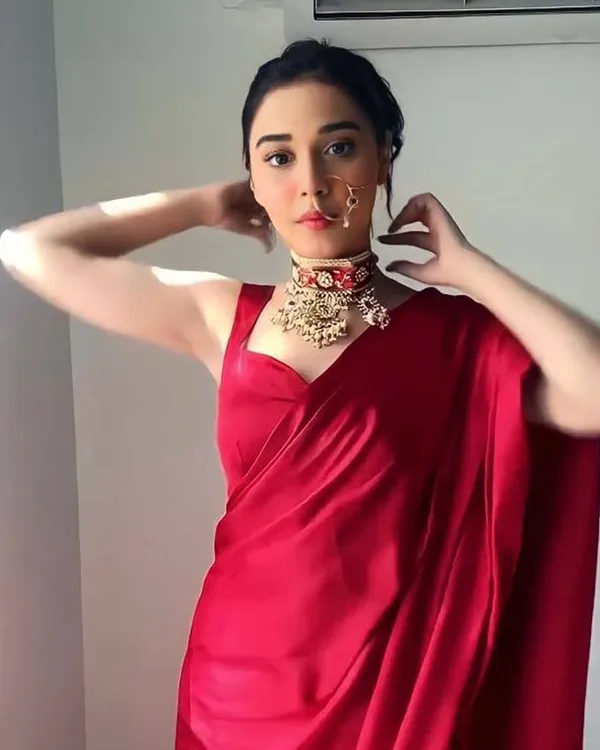 Red_Color_1-Minute_Ready_To_Wear_Satin_Saree_With_Blouse_Piece